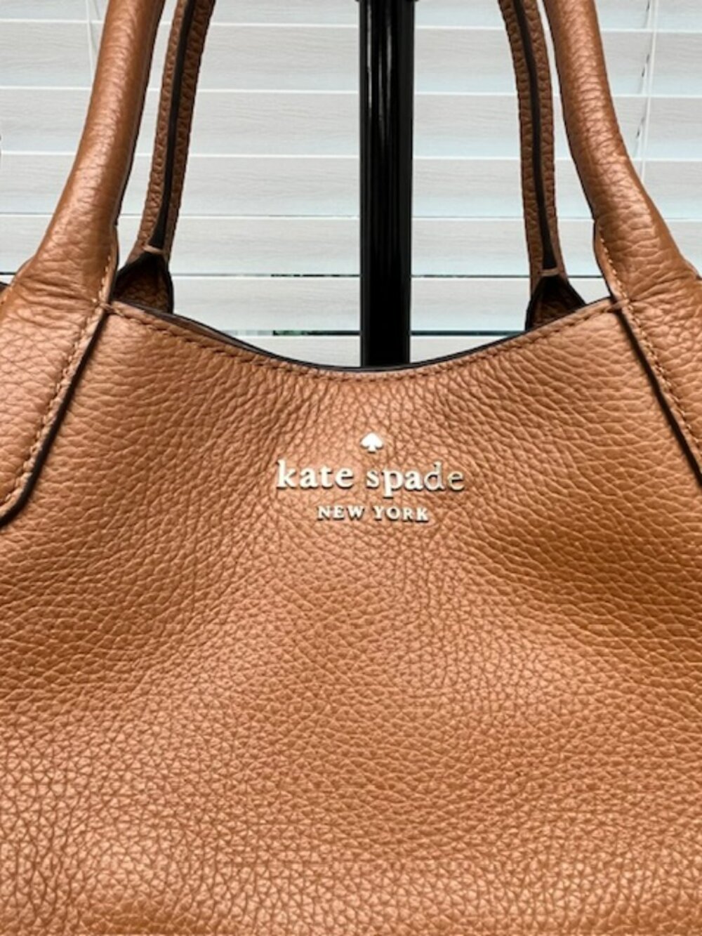 Kate Spade Bag - lots of pockets! - Picture 2 of 10